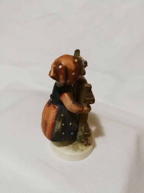 Vintage Goebel Hummel Figurine `Signs of Spring` #203 2/0 TMK-5 W Germany 4`