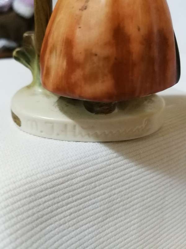 Vintage Goebel Hummel Figurine `Signs of Spring` #203 2/0 TMK-5 W Germany 4`