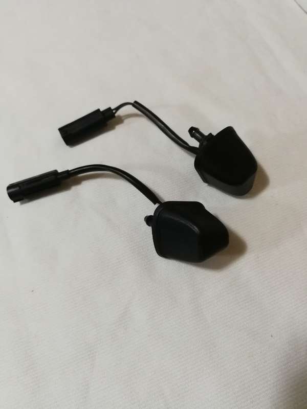 BMW E90 Windshield Heated Washer Sprayer Nozzle Jet 61667046060- Pair