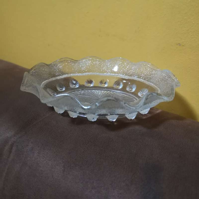 VINTAGE SOAP DISH CLEAR GLASS RUFFLED TRINKET MID CENTURY VICTORIAN BATH DECOR