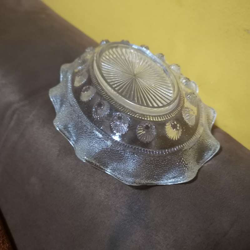 VINTAGE SOAP DISH CLEAR GLASS RUFFLED TRINKET MID CENTURY VICTORIAN BATH DECOR