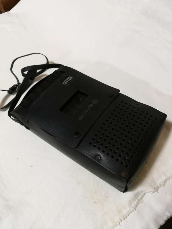 Sanyo Cassette Player/ Recorder in casing- Vintage
