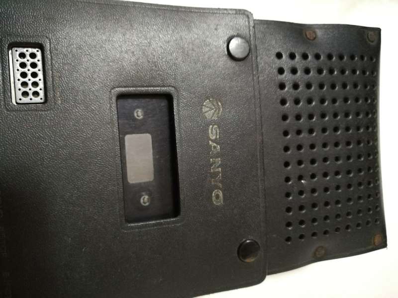 Sanyo Cassette Player/ Recorder in casing- Vintage