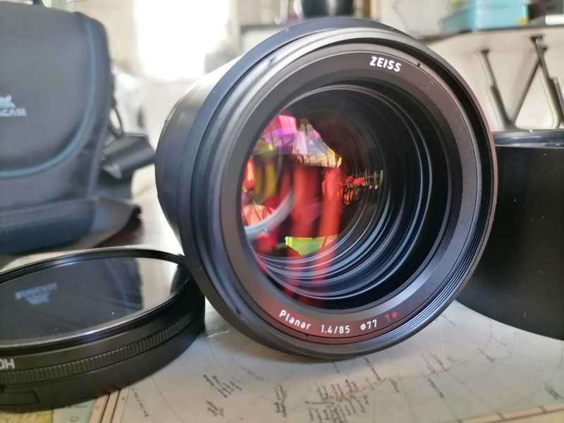 Carl Zeiss milvus 85mm f1.4 ze Canon ef mount