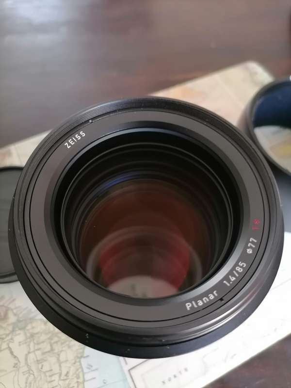 Carl Zeiss milvus 85mm f1.4 ze Canon ef mount