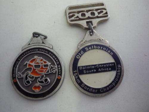 MARATHON RUNNING MEDALS X 2: OLD SELBORNIAN BORDER CHAMPS. / LILLYFONTEIN TOMATO TROT