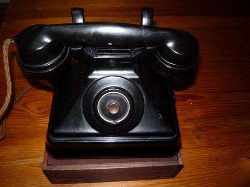 ANTIQUE SIEMENS BAKELITE TELEPHONE