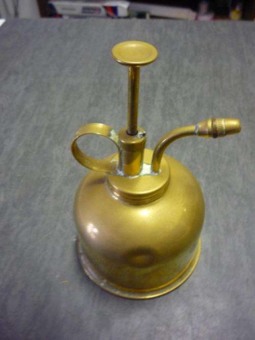 BRASS OIL PUMP 555 TRADEMARK MADE IN HONG KONG NO: 3