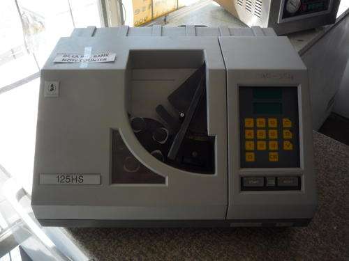 DE LA RUE 125HS  BANK NOTE COUNTER - ( NOW REDUCED FROM R950.00 TO R650.00 ) )
