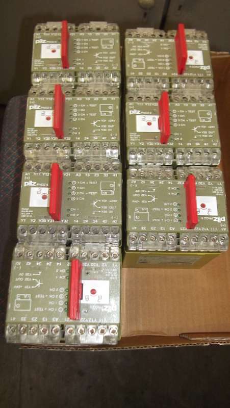Pilz PNOZ 6 3S/10 Configurable 24 V DC Safety Relay Single or Dual Channel with 4 Safety Contacts