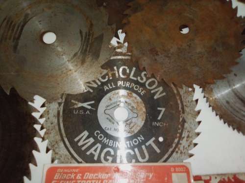 CIRCULAR SAW BLADES. TOTAL OF 19 BLADES. BIDDING ON ALL AS A LOT.