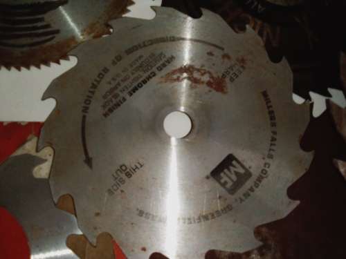 CIRCULAR SAW BLADES. TOTAL OF 19 BLADES. BIDDING ON ALL AS A LOT.