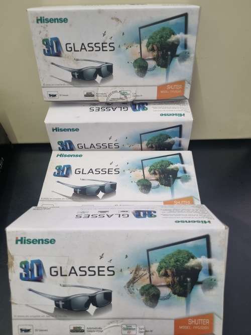 3 D GLASSES: HI SENSE SHUTTER. MODEL FPS3D05. BIDDING ON THE LOT. 4 PAIRS.
