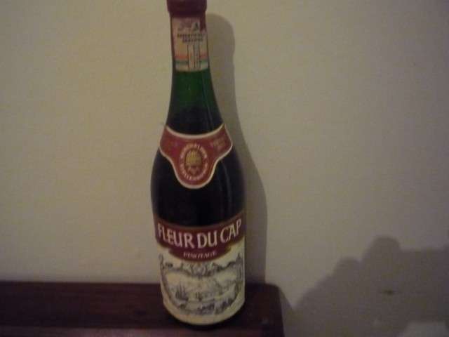 RARE COLLECTORS WINE :  1975 VINTAGE FLEUR DU CAP PINOTAGE