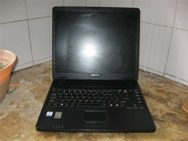 LAPTOP MEDION CELERON 1500MHZ,40GB HDD,1GB MEMORY,LIKE NEW!ONE DAY AUCTION ONLY!