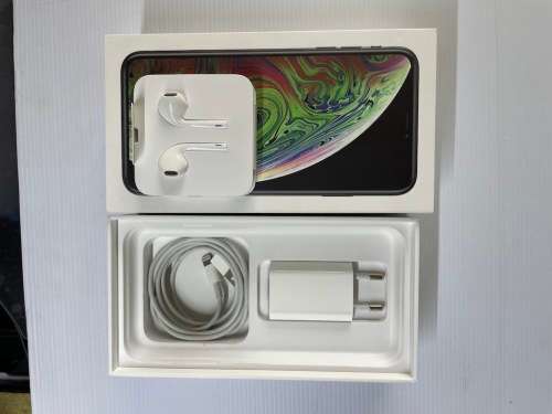 Apple Iphone XS Max Space grey 64Gb + 10W Wireless Charger + UAG cover