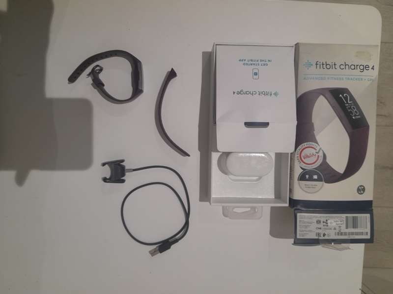 FitBit Charge 4