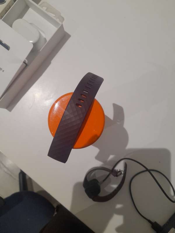 FitBit Charge 4