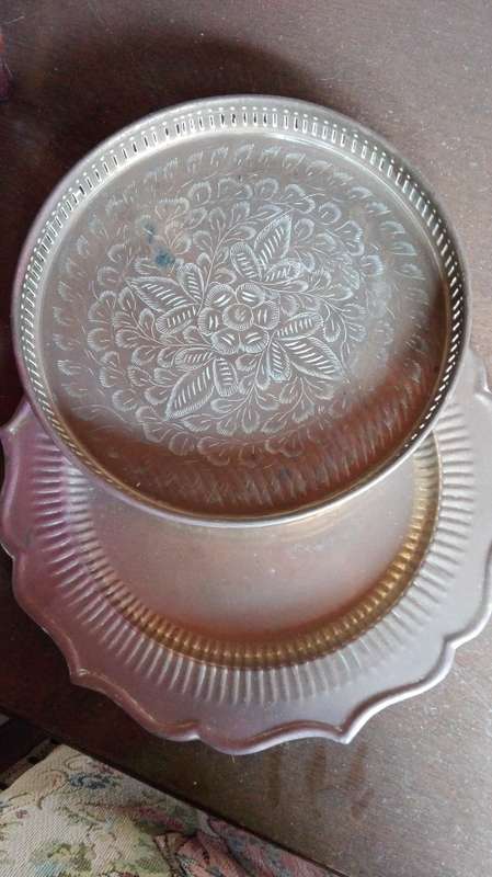 2x brass trays