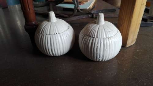 2x pumpkin bowls