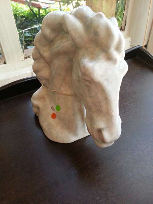 UNIQUE HORSE AS BOOK REST