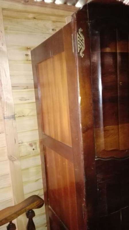 FANTASTIC BALL AND CLAW 3 DOOR WARDROBE