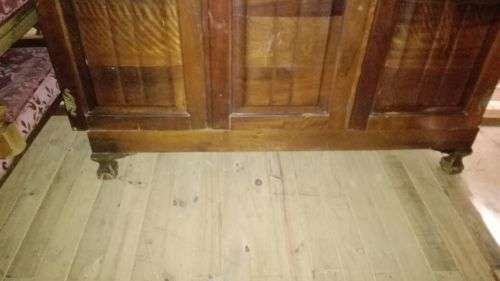 FANTASTIC BALL AND CLAW 3 DOOR WARDROBE