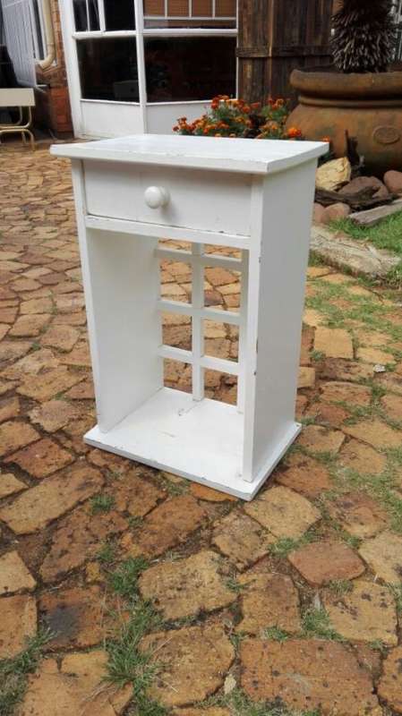 BED SIDE TABLE