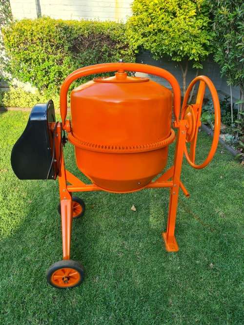 Concrete Mixer (120litre) 220V Excellent Condition