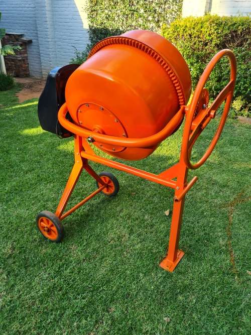 Concrete Mixer (120litre) 220V Excellent Condition