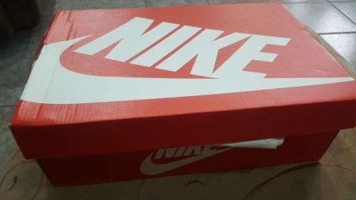 Mens Nike Air max 90 Essential size Uk9 on auction now!! Starts @R1