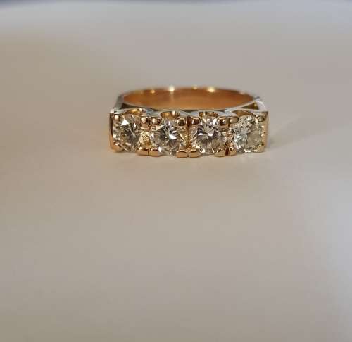 Stunning 1.2ct diamond ring set in 18ct gold