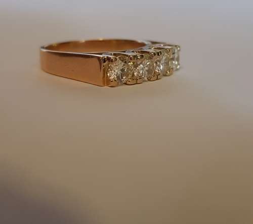 Stunning 1.2ct diamond ring set in 18ct gold