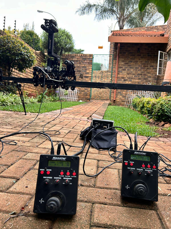 Kessler Crane Shuttle Pod System with Revolution Pan Tilt Head - Camera Dolly // Slider