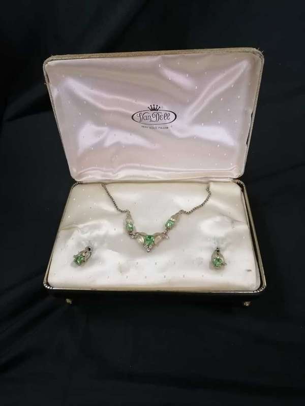 Beautifull vintage Van Dell jewelry set