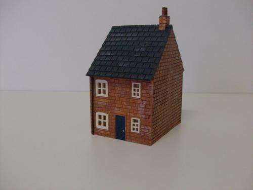 Handcrafted - Kit Built Resin Model Railway Building - Terrace House - 00 Scale (Sand Stone Colour)