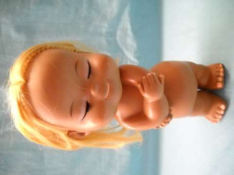 GIRLS DOLL APPROX 23CM HEIGHT