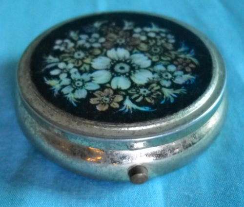 PILL CONTAINER