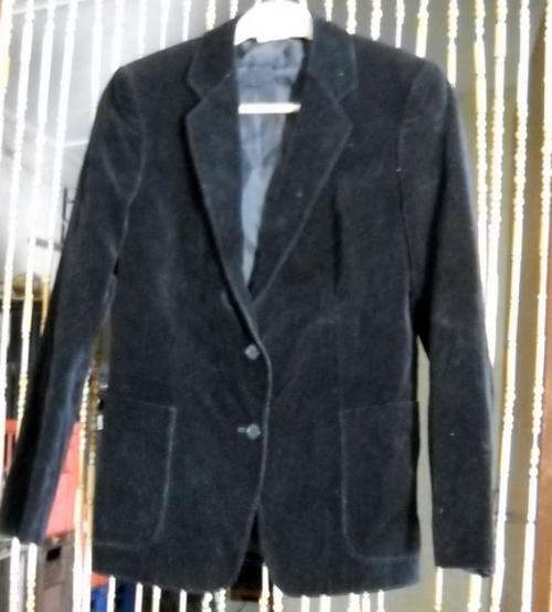 BLACK VELVET JACKET SIZE 34