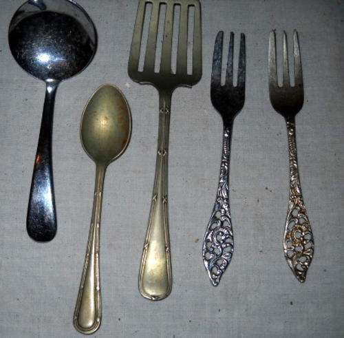 SUGAR SPOON 2 CAKE FORKS  1 SMALL SPOON AND EPNS FORK