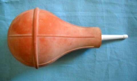 RUBBER BULB SYRINGE WITH NOZZLE