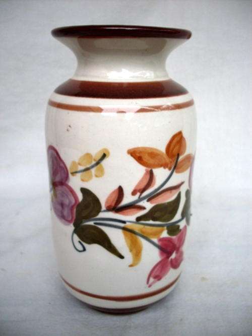 CERAMIC OR PORCELAIN VASE HEIGHT 17cm