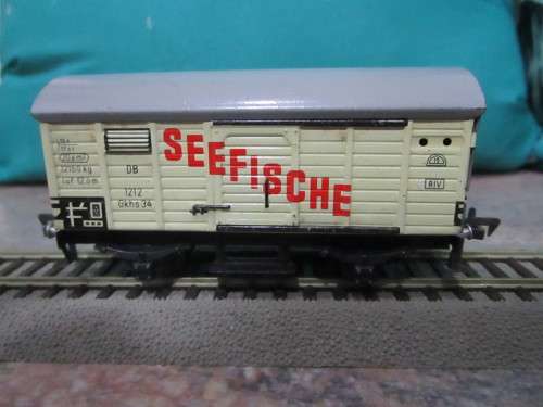 Fleischmann HO diesel engine 1306 with 3 good wagons - rare items in top condition, collectors items