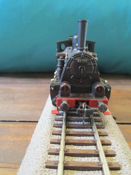 Fleischmann HO T 3 steam machine, BR 89 1315, rare collectors item in top condition and 2 wagons
