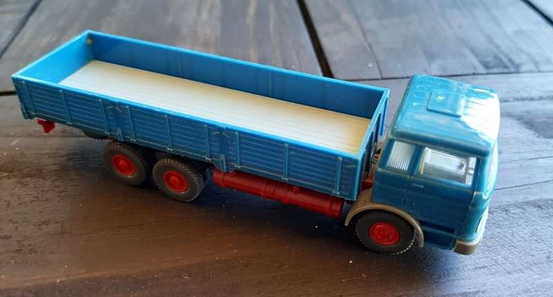 Wiking hO,  MB truck and trailer.