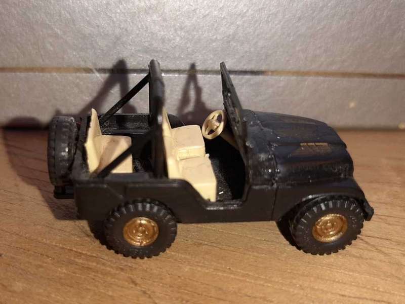ROCO hO, Jeep Renegade Golden Eagle.