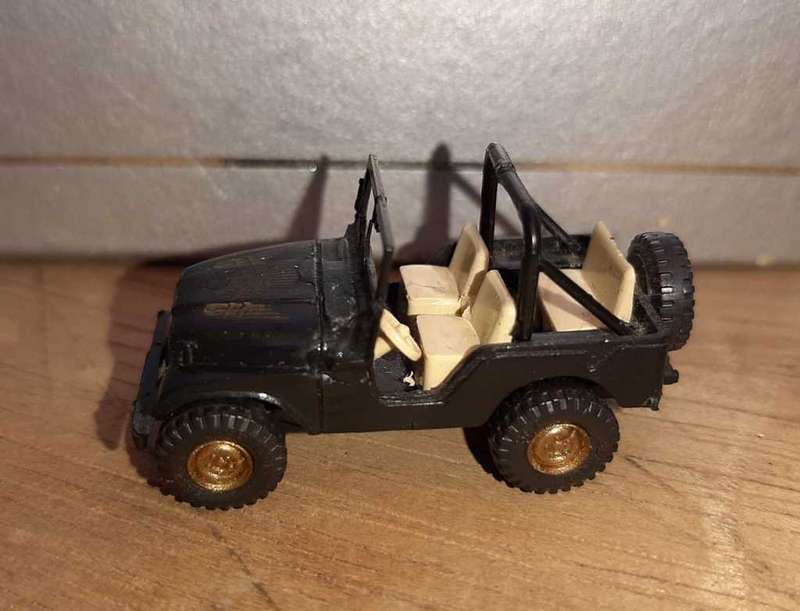 ROCO hO, Jeep Renegade Golden Eagle.