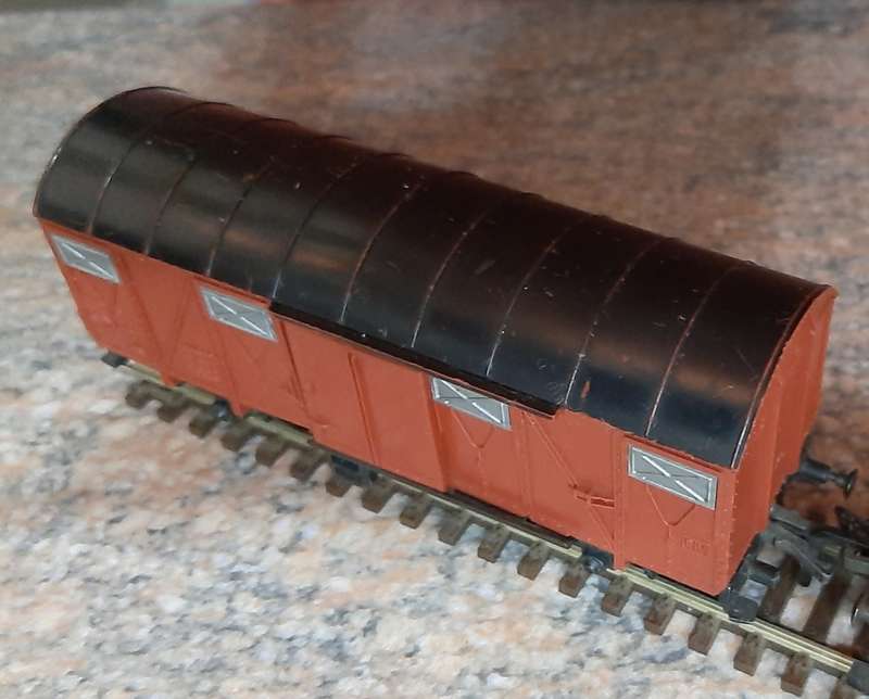 Fleischmann hO crane train, 1 crane and 3 wagons.