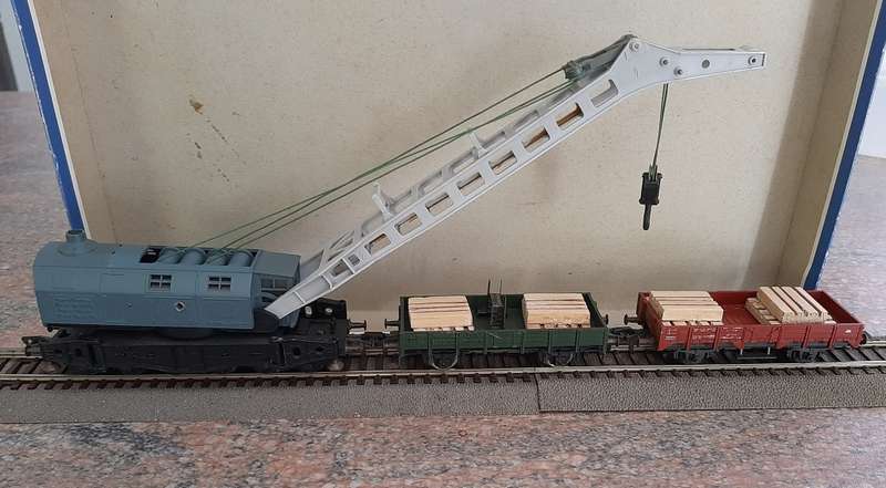 Fleischmann hO crane train, 2 wagons. Only available until 10.02.2024.