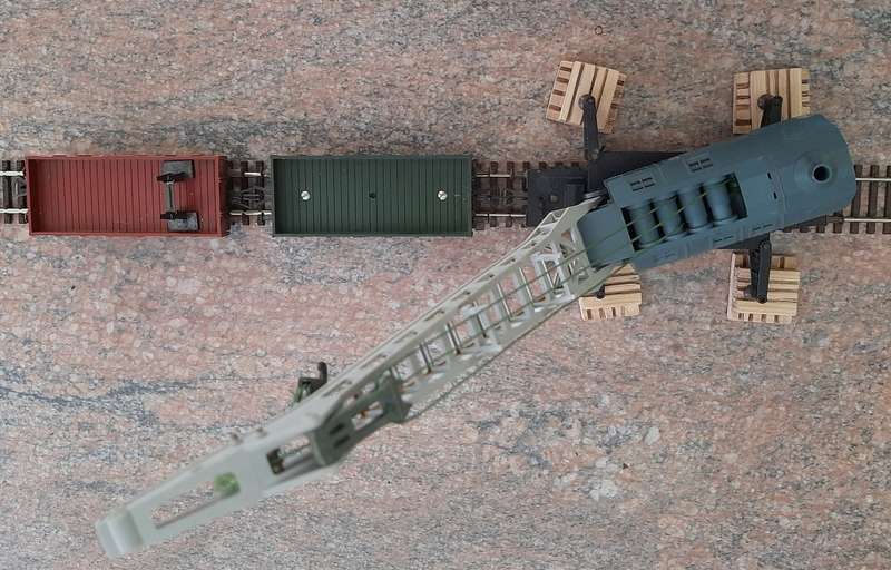 Fleischmann hO crane train, 2 wagons. Only available until 10.02.2024.